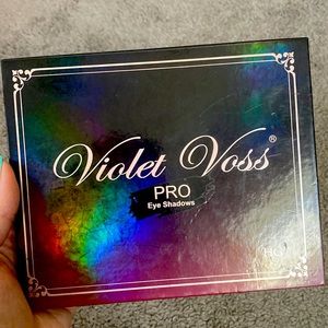 Violet Voss Pro Eyeshadow Palette in My Holy Grail